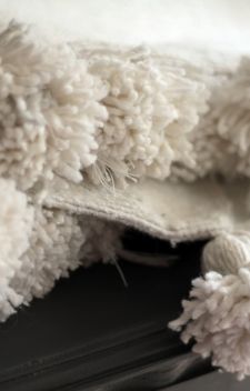 LES COUVERTURES A POMPONS