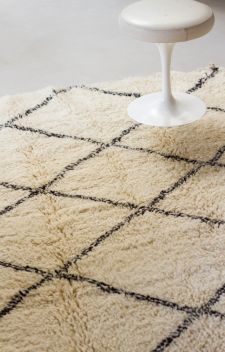 LE TAPIS BENI OUARAIN AUX LIGNES MARINES