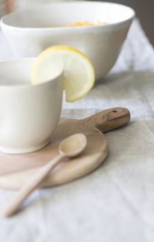 LES TASSES A THE EN GRES BLANC