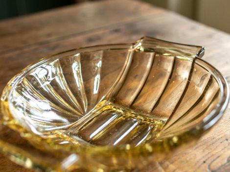 LE PLAT EN VERRE IRISE