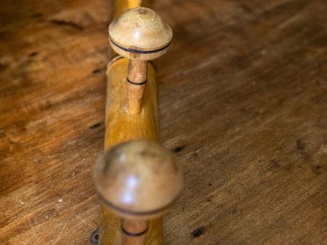 LE PORTEMANTEAU EN BOIS